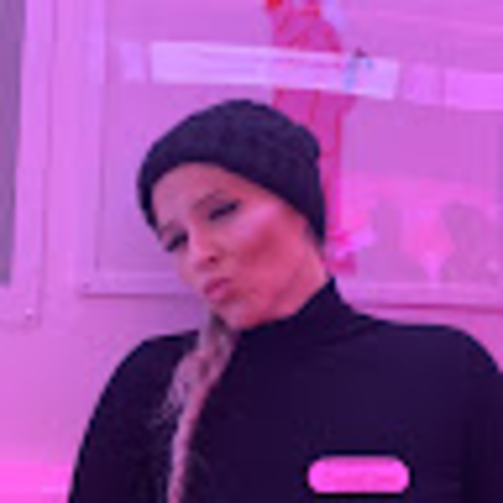 Meet your Posher, Alessandra